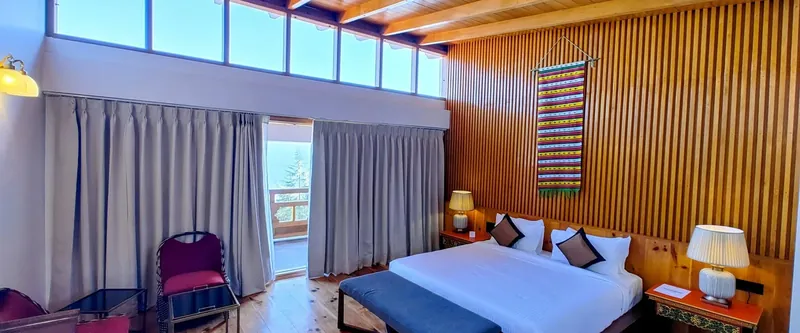 Double room with wide window